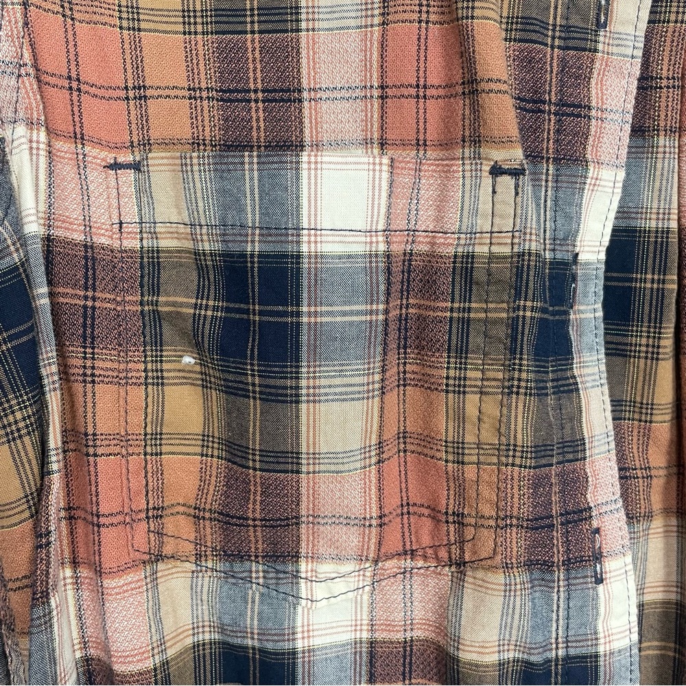 Carhartt Brown and Black Casual Plaid
Button Down Shirt G15 - Picture 2 of 5